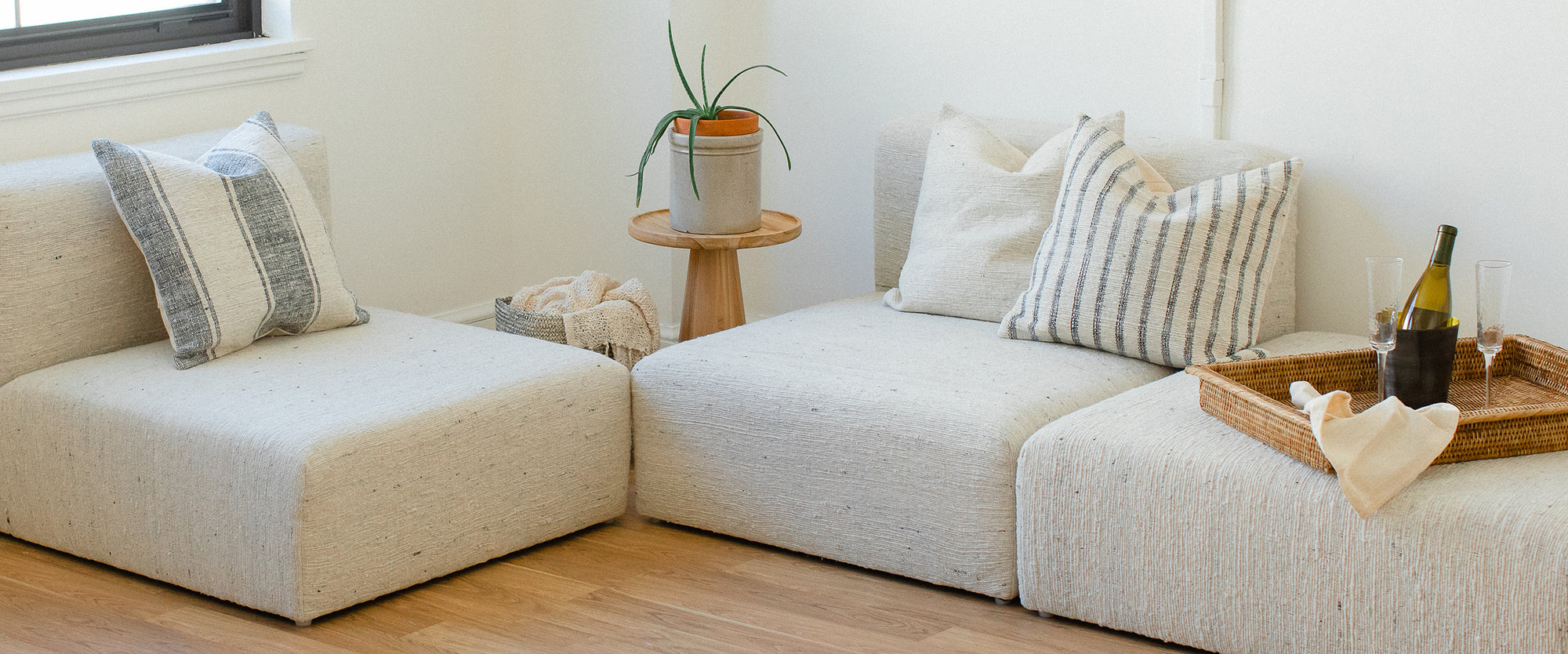Sofas & Sectionals