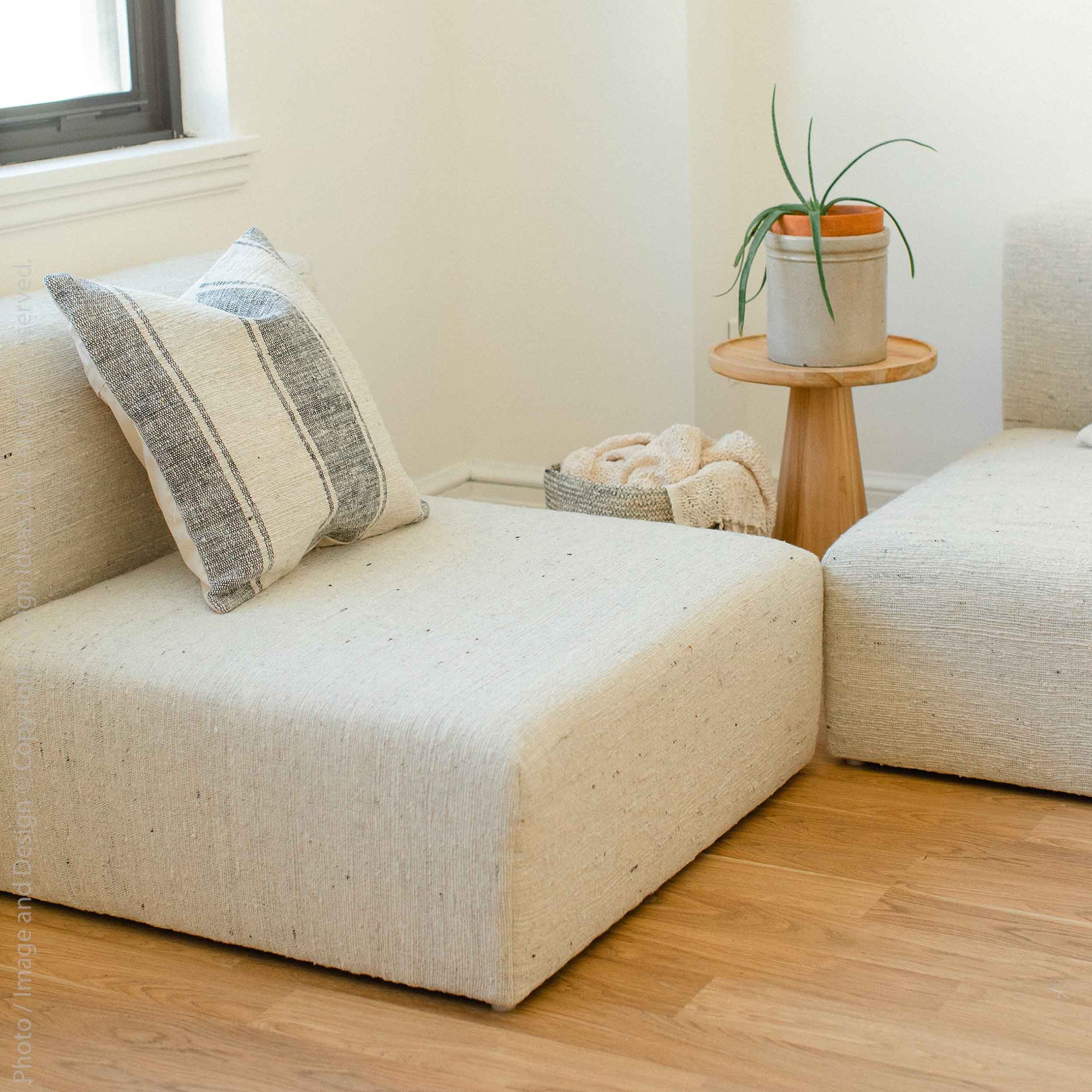 Holbeck™ Woven Cotton Cushion Cover (20 x 20 in)