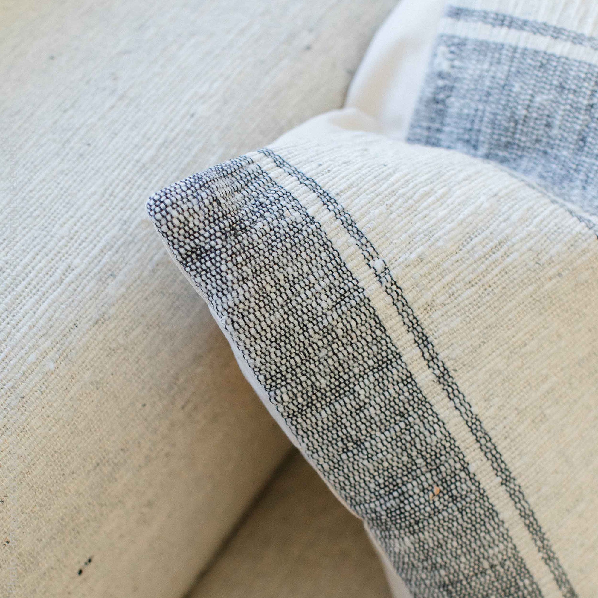 Holbeck™ Woven Cotton Cushion Cover (20 x 20 in)