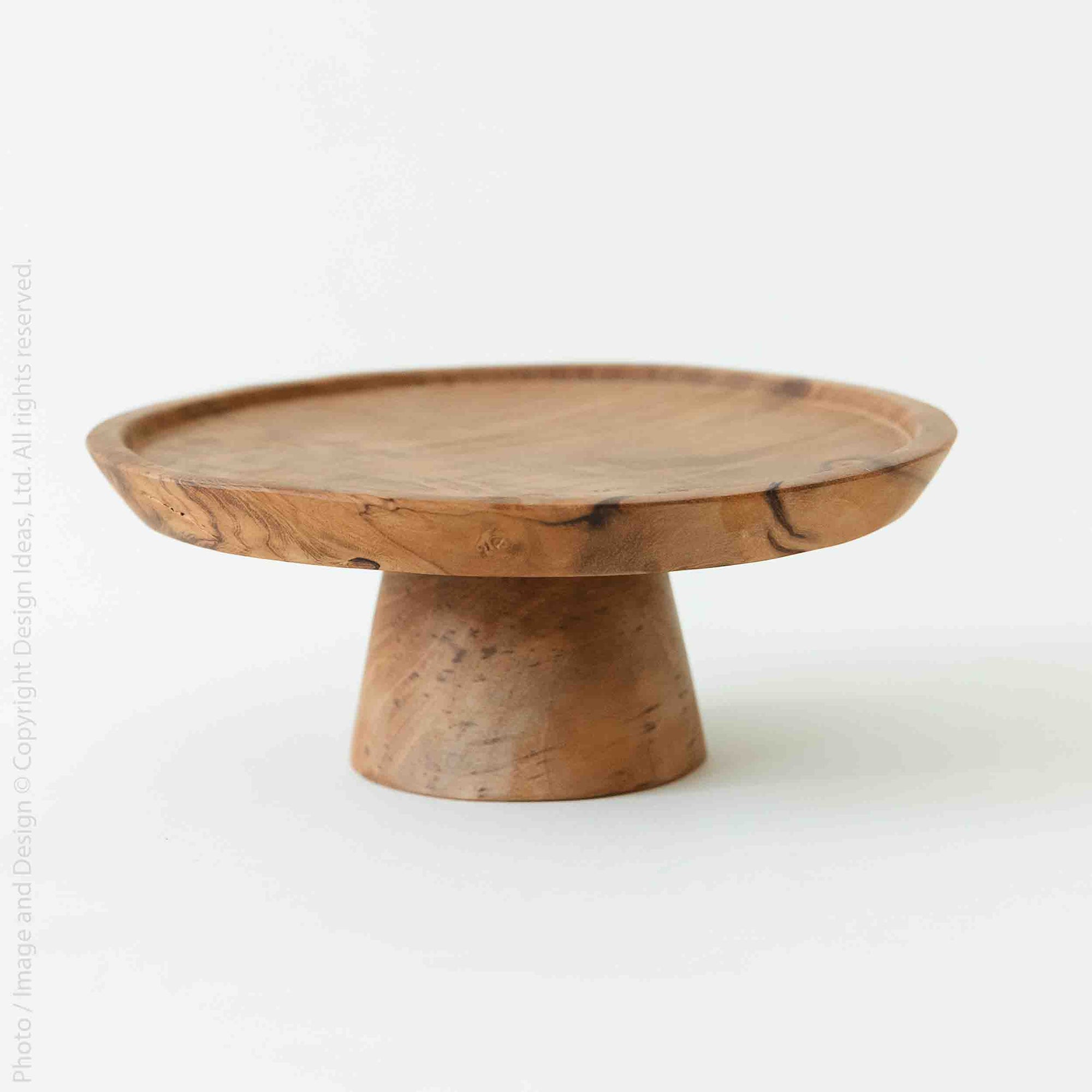 Chiku™ carved teak wood riser (8 dia. x 2.5 in.)