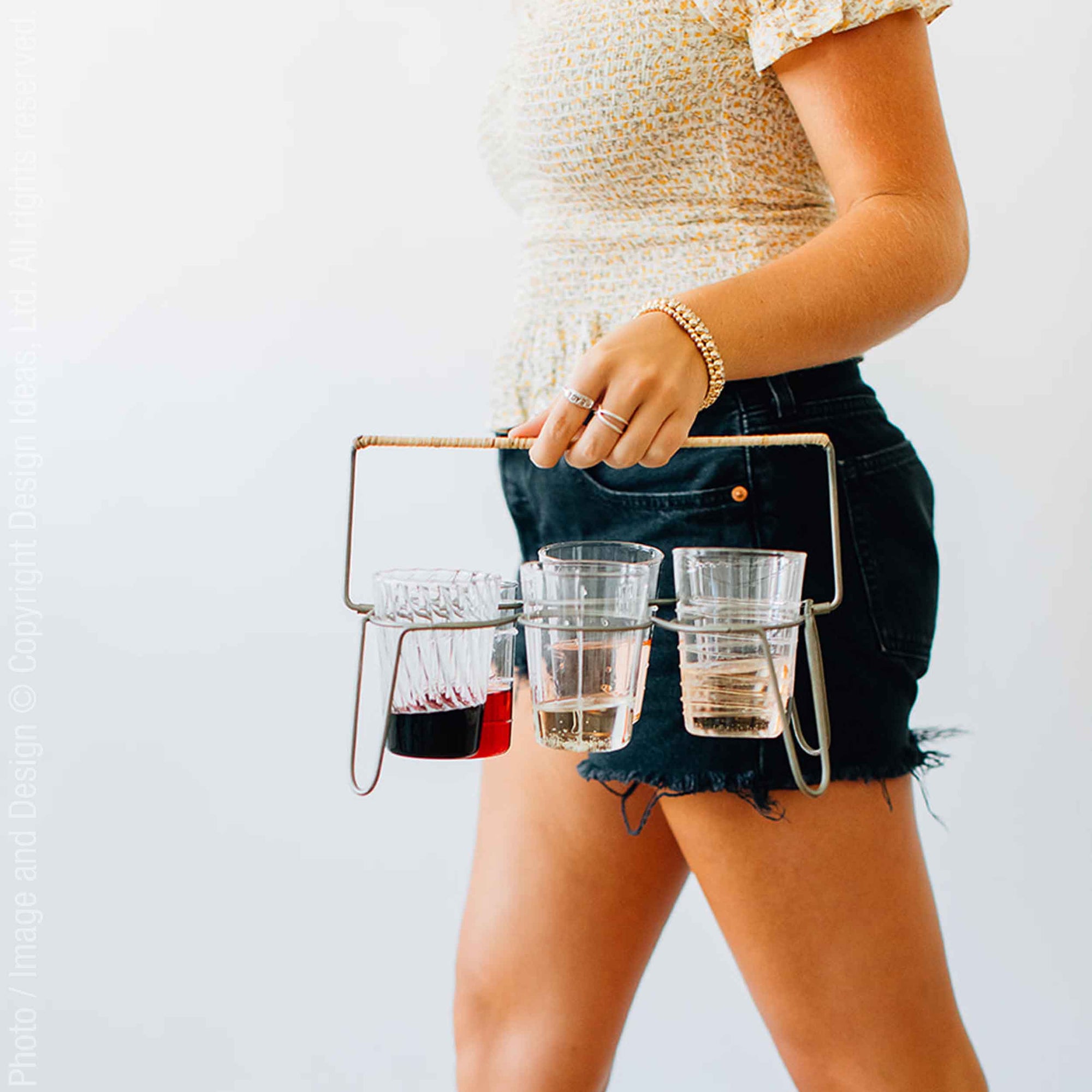Livenza™ Borosilicate Glass Drinking Glasses and Welded Iron Caddy