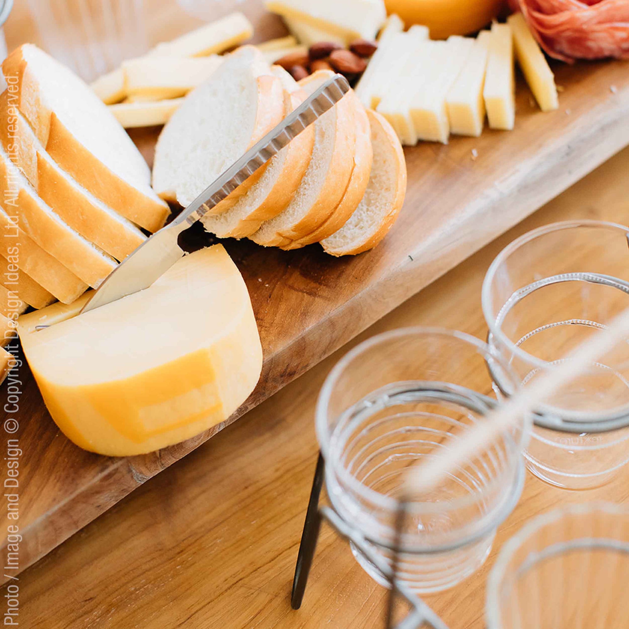 Livenza™ Borosilicate Glass Drinking Glasses and Welded Iron Caddy