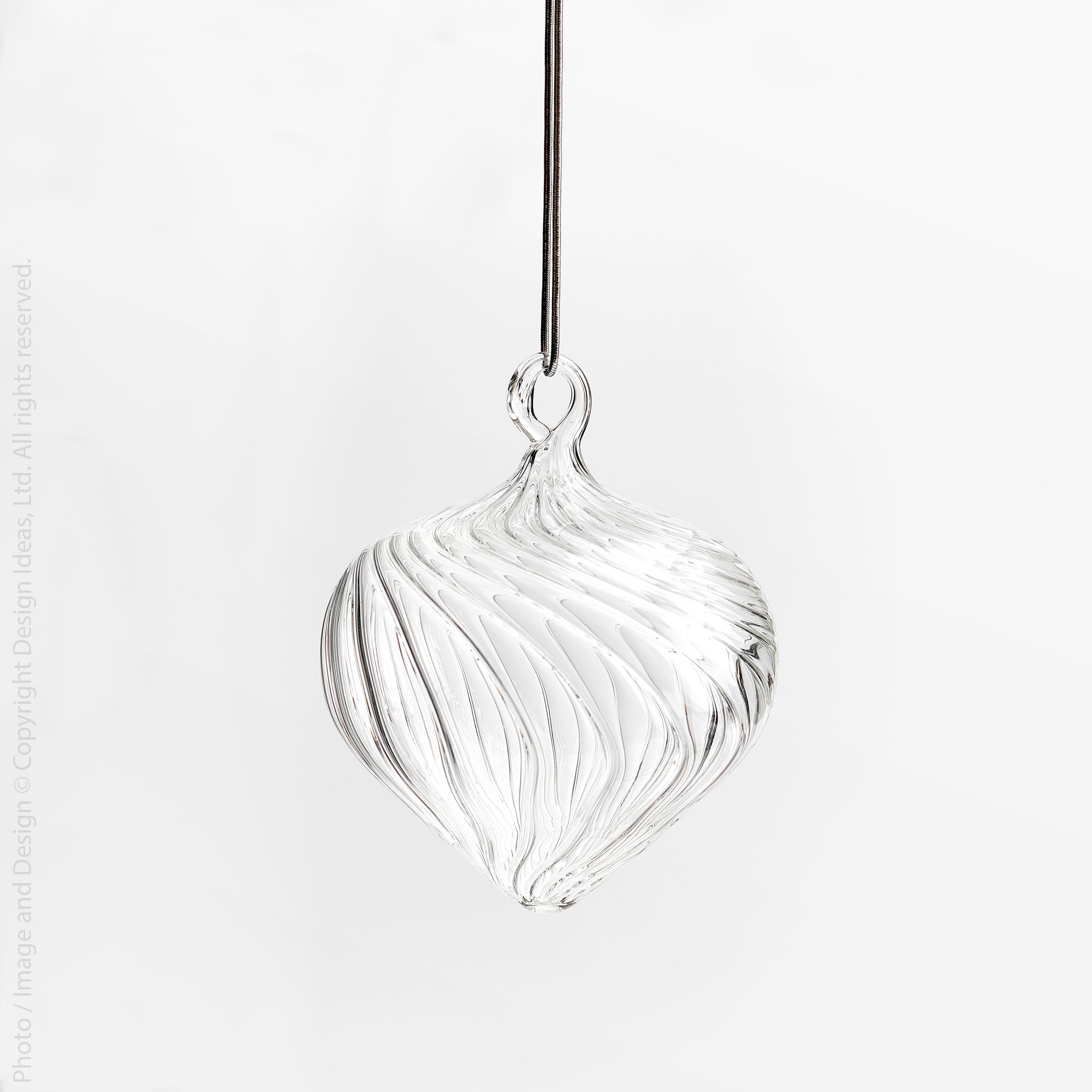 Tullen™ Mouth Blown Glass ornament (3 in)
