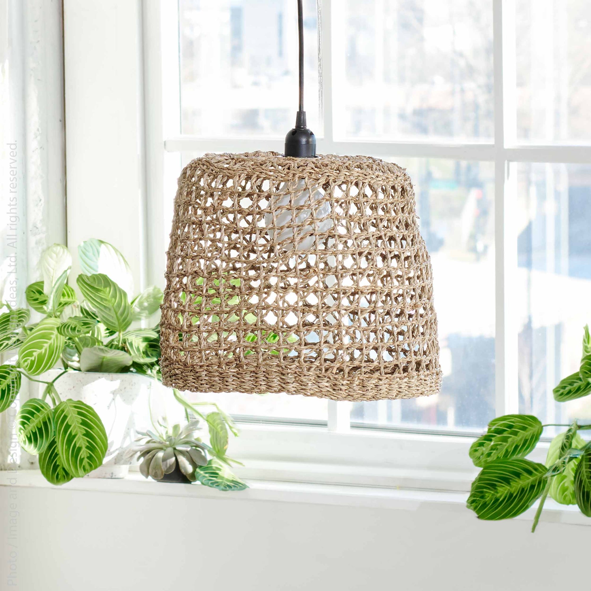 Barletta™ woven sea grass lampshade