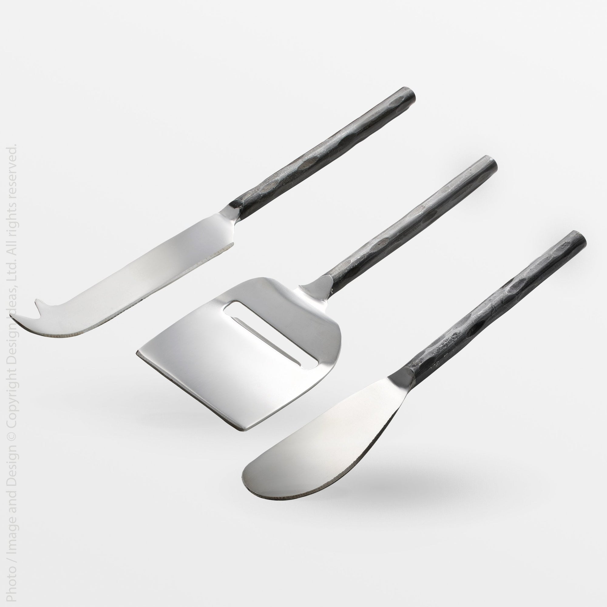 Tomini™ cheese knives (set of 3) - Silver | Image 3 | Premium Utensils from the Tomini collection | made with Stainless Steel for long lasting use | texxture