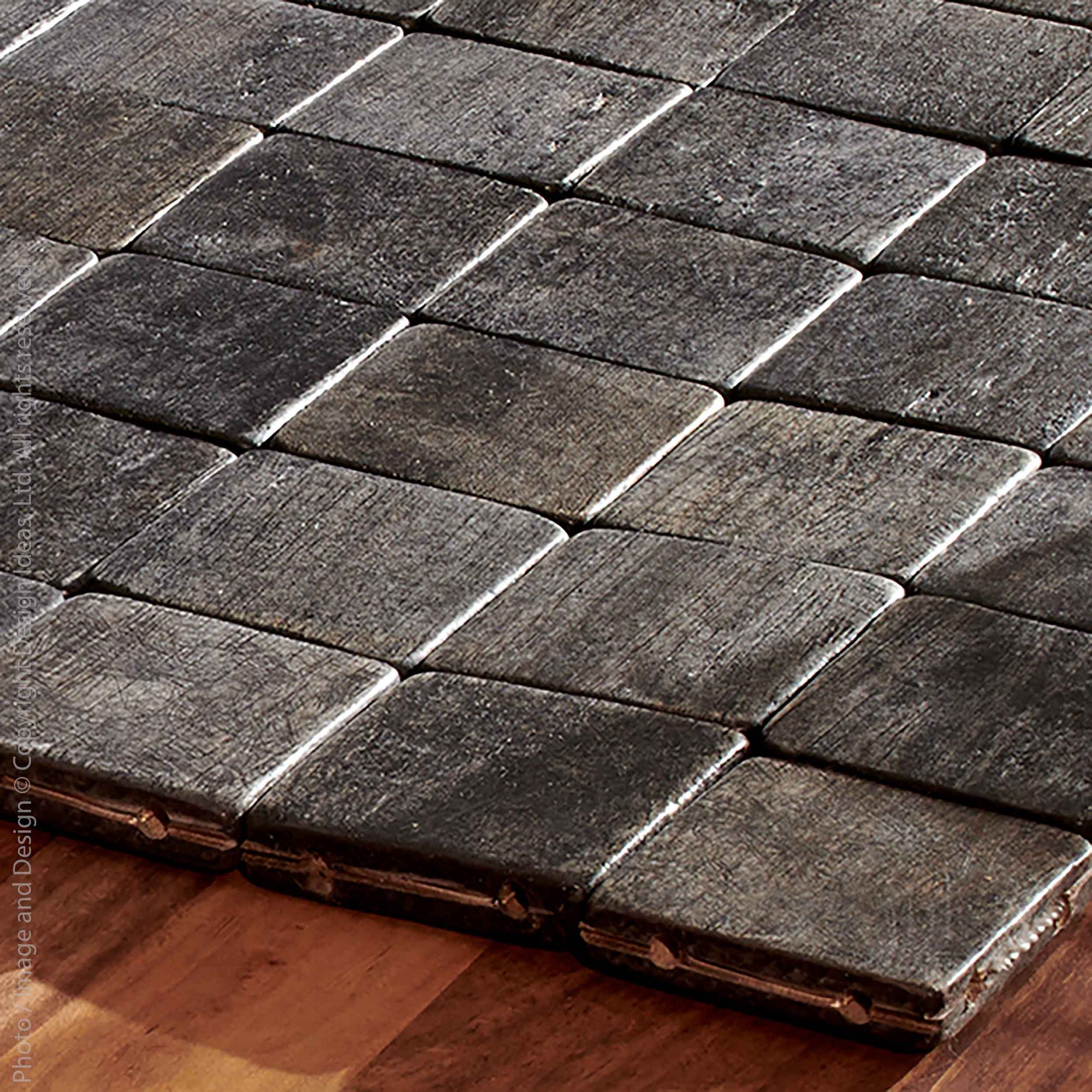 Bremen™ Sliced Acacia Wood Table Runner - (colors: Natural, Black) | Premium Runner from the Bremen™ collection | made with Acacia Wood for long lasting use