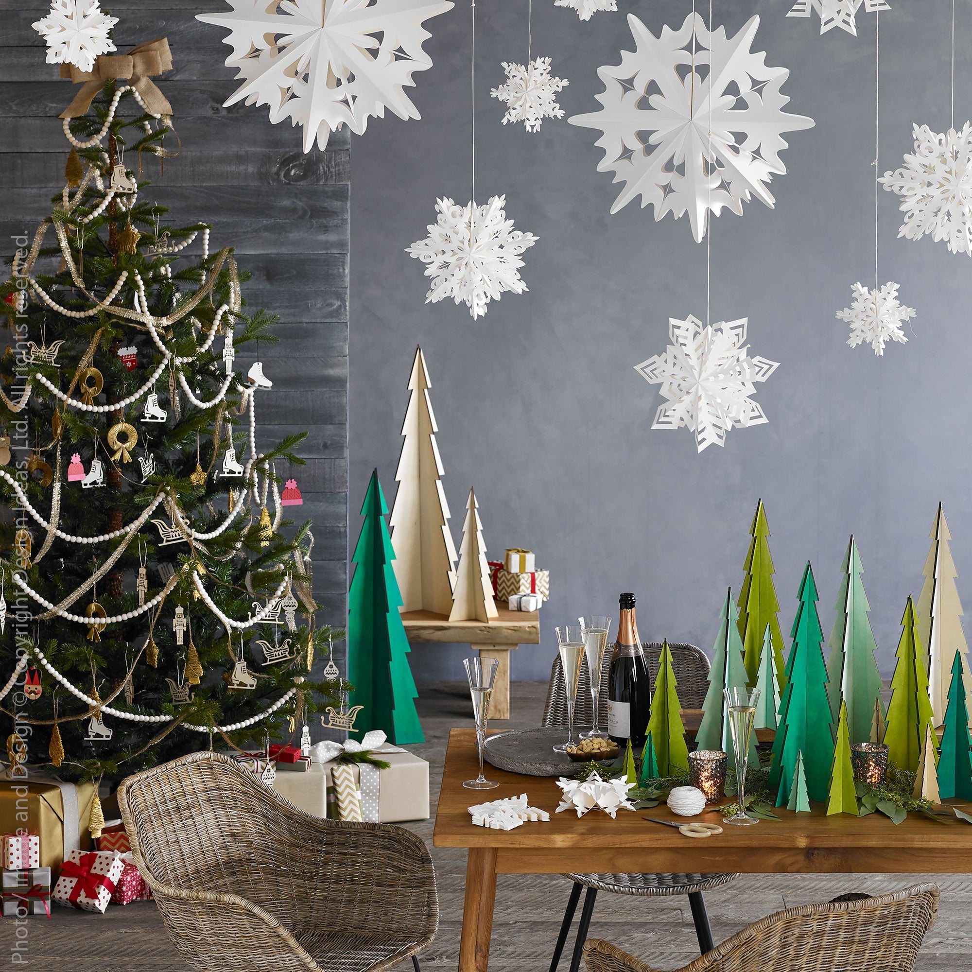 Tannenbaum Wood Tree (Giant) - Black Color | Image 2 | From the Tannenbaum Collection | Exquisitely created with natural plywood for long lasting use | Available in white color | texxture home