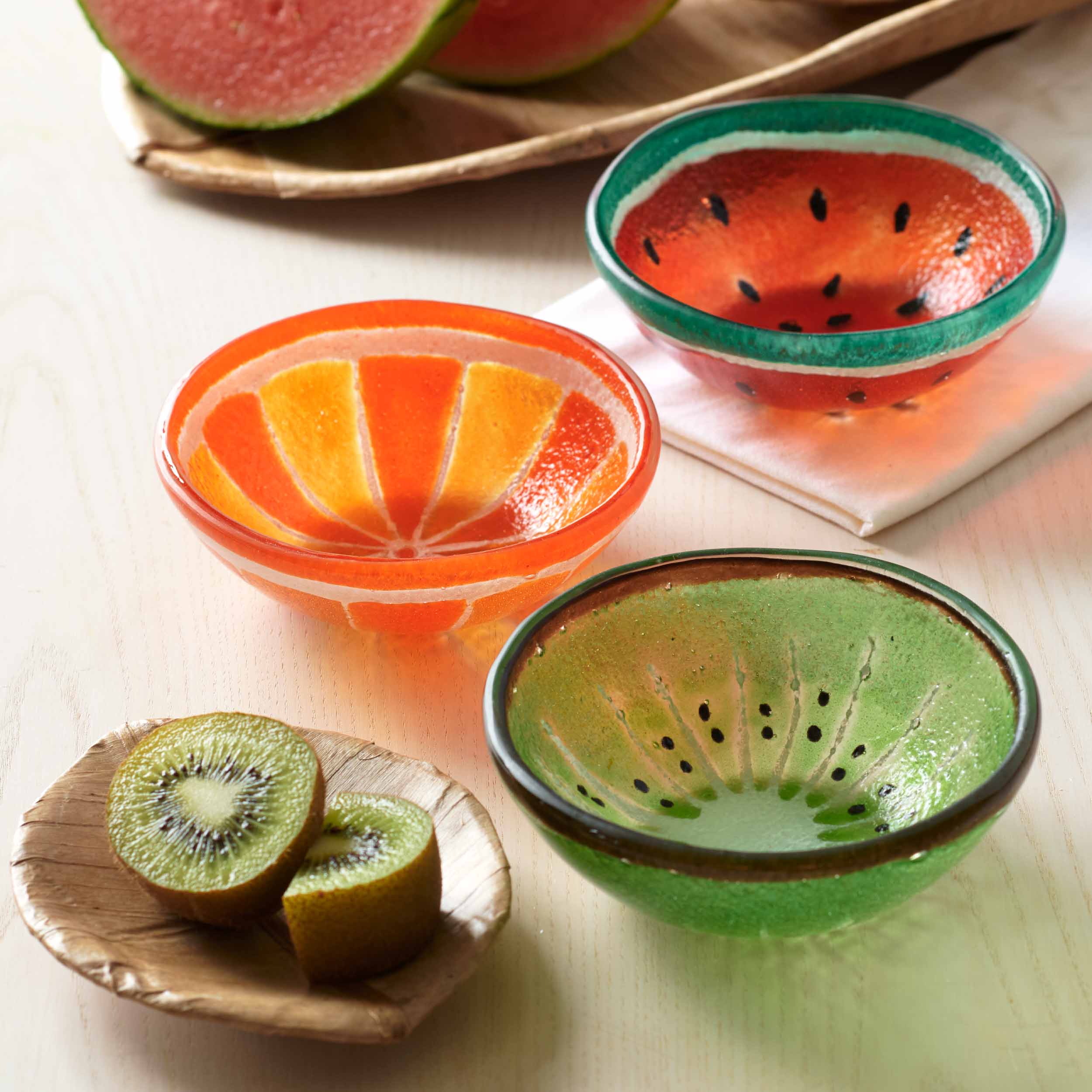 Papeete™ bowl - Green | Image 3 | Premium Bowl from the Papeete collection | made with Glass for long lasting use | texxture