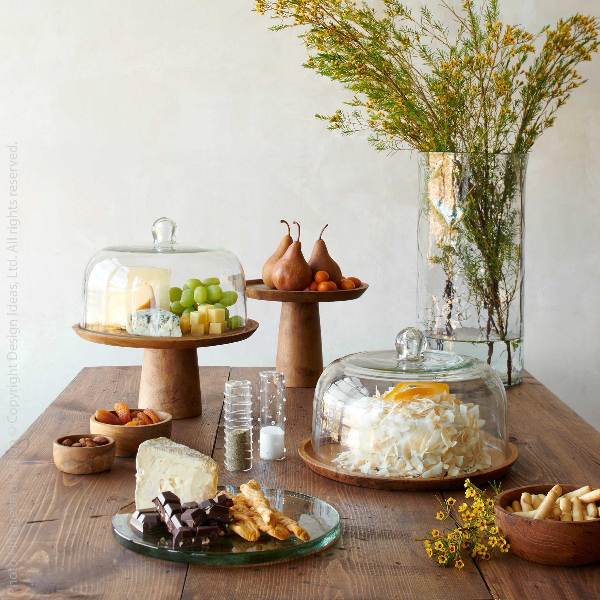 Livenza Borosilicate Glass Salt & Pepper Shakers Black Color | Image 4 | From the Livenza Collection | Exquisitely made with natural borosilicate glass for long lasting use | Available in gray color | texxture home