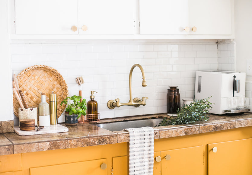 College Housewife's LA Rental Kitchen Makeover