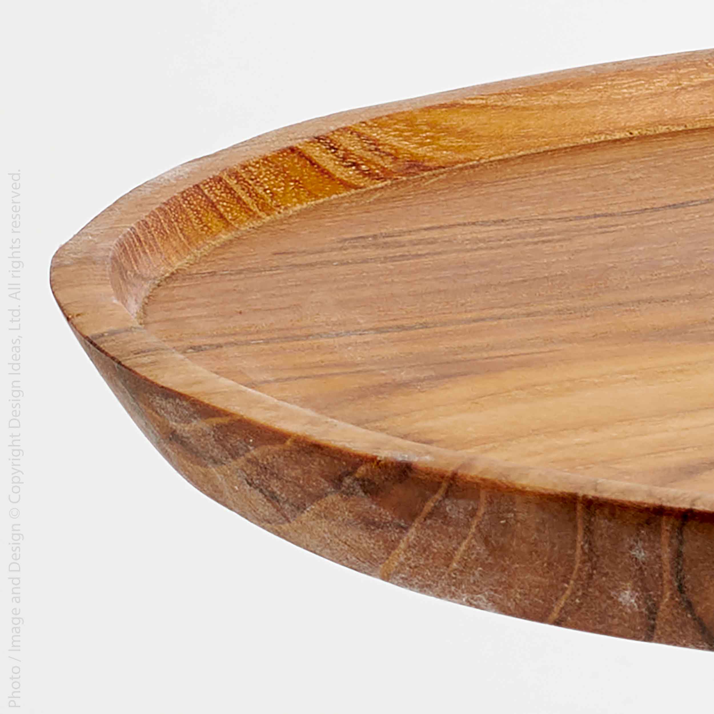 Chiku™ carved teak wood riser (8 dia. x 2.5 in.)