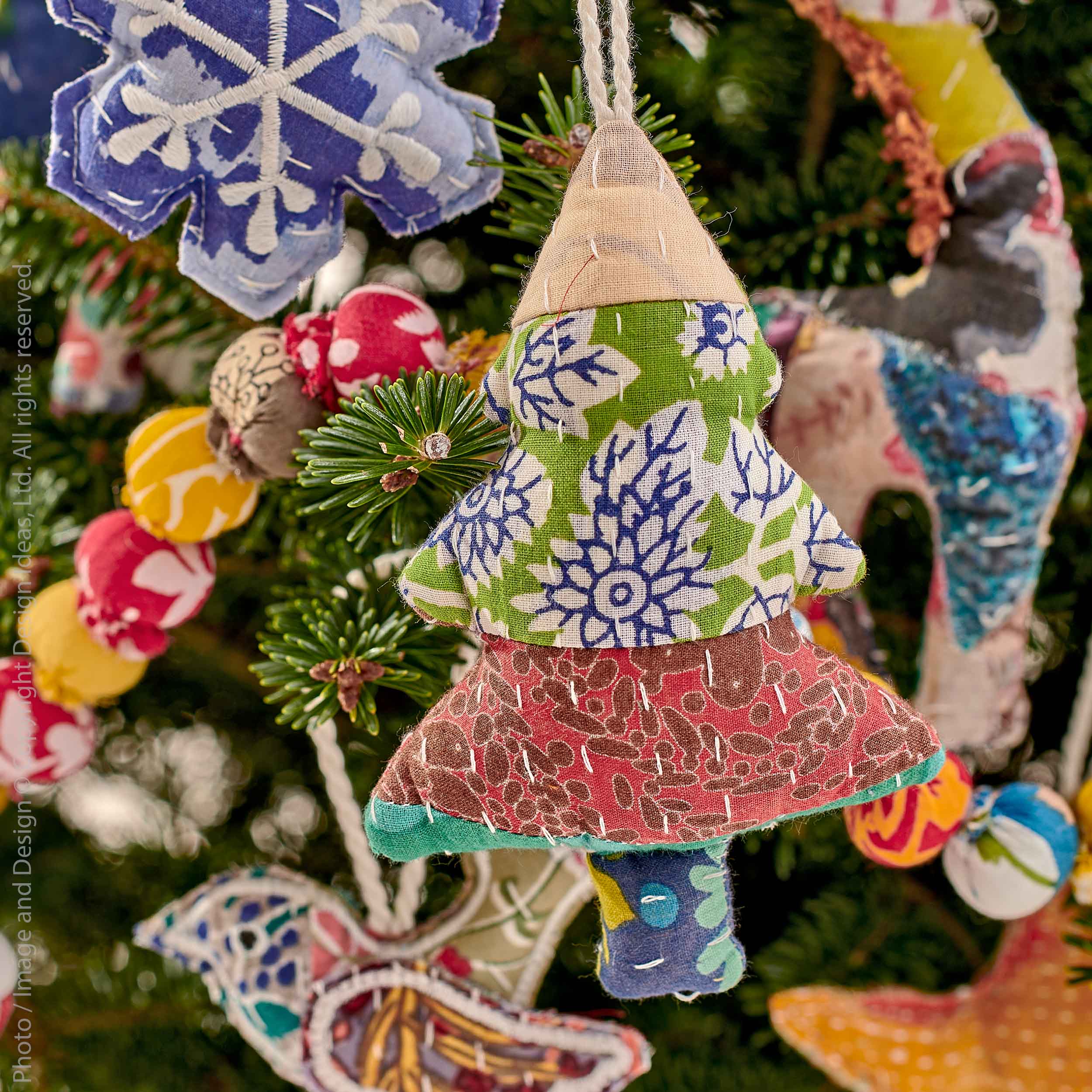 Patchwork™ ornament (tree)