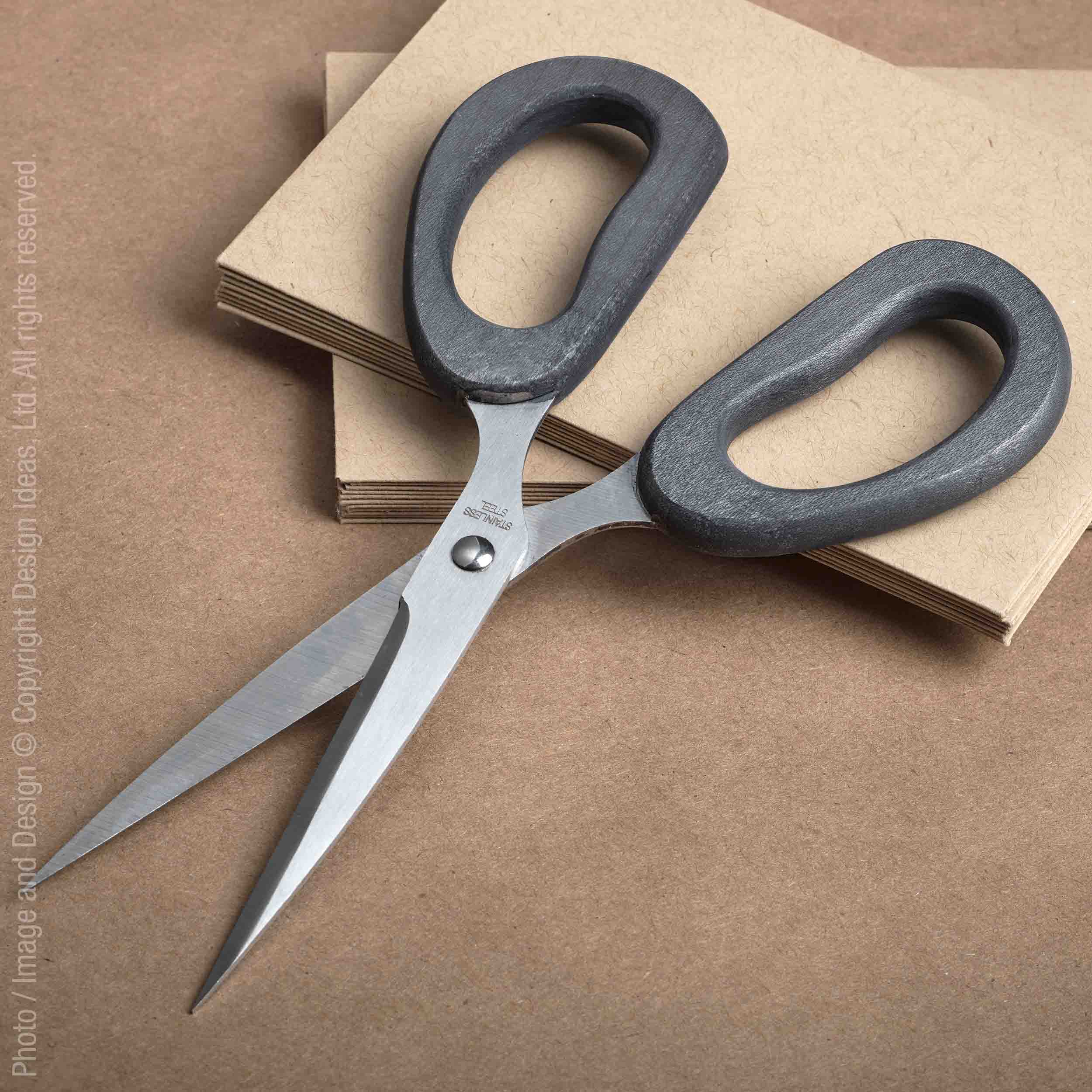 Cokala™ scissors - Black | Image 1 | Premium Desk Accessory from the Cokala collection | made with Sycamore for long lasting use | texxture