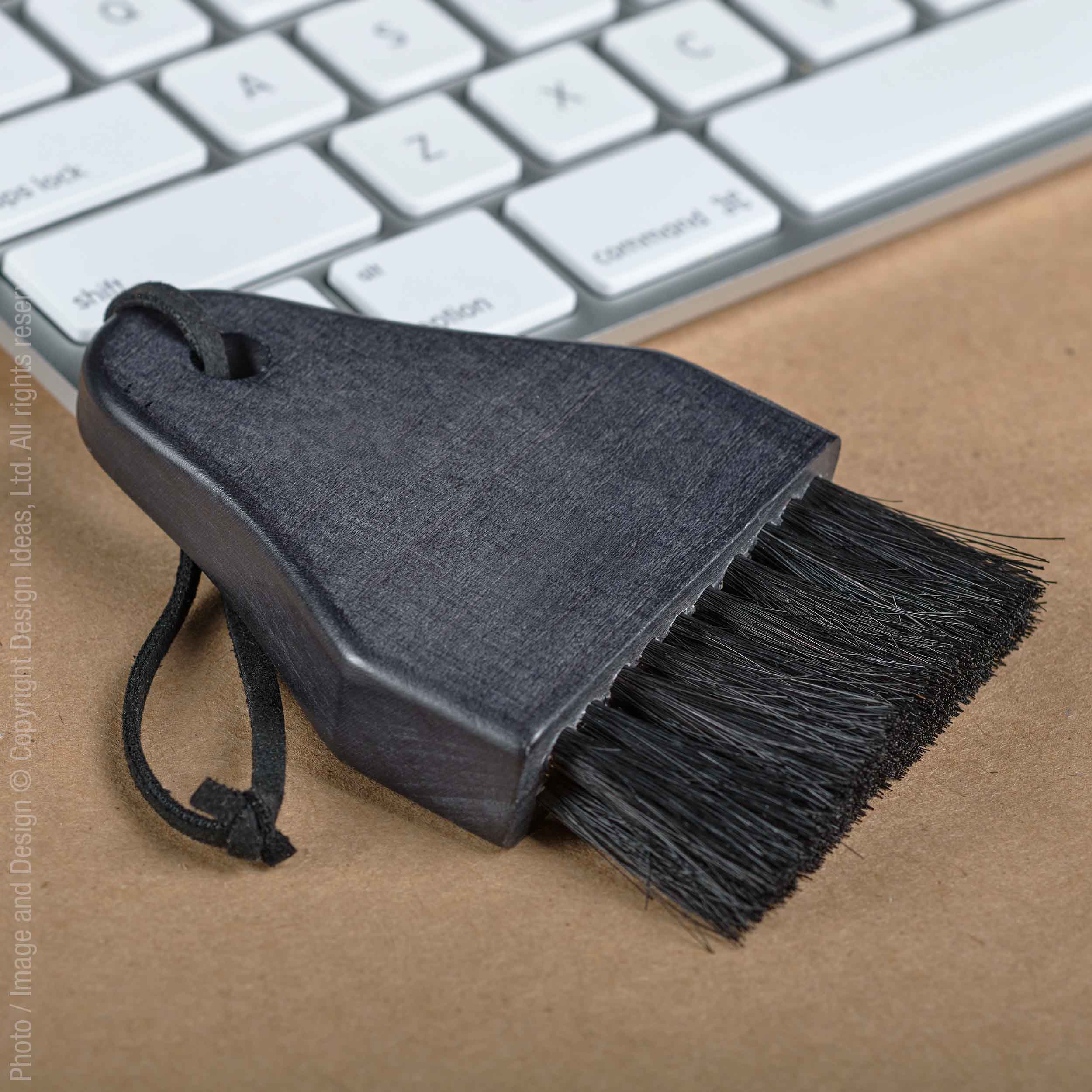 Cokala™ keyboard brush - Black | Image 1 | Premium Desk Accessory from the Cokala collection | made with Sycamore for long lasting use | texxture