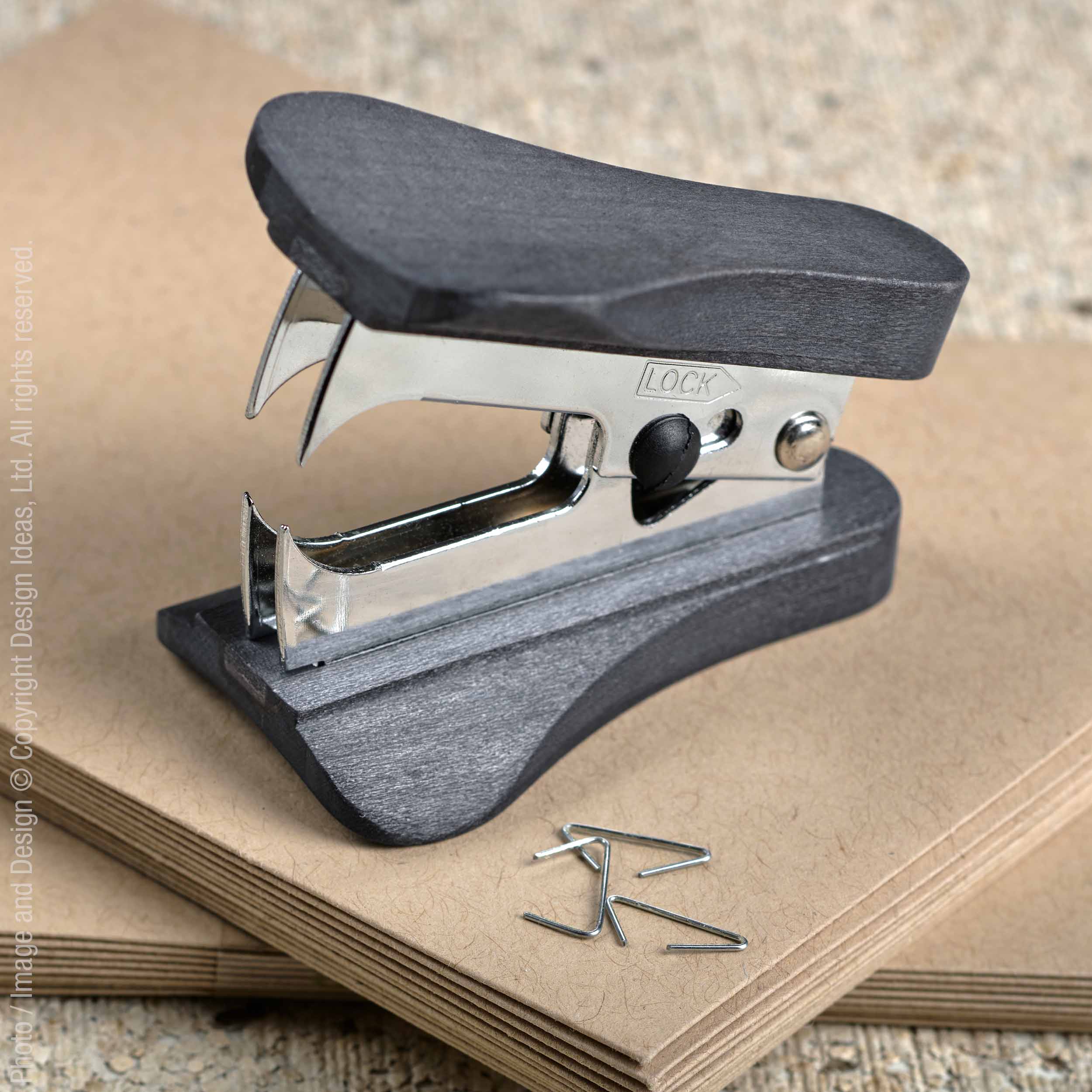 Cokala™ staple remover - Black | Image 1 | Premium Desk Accessory from the Cokala collection | made with Sycamore for long lasting use | texxture