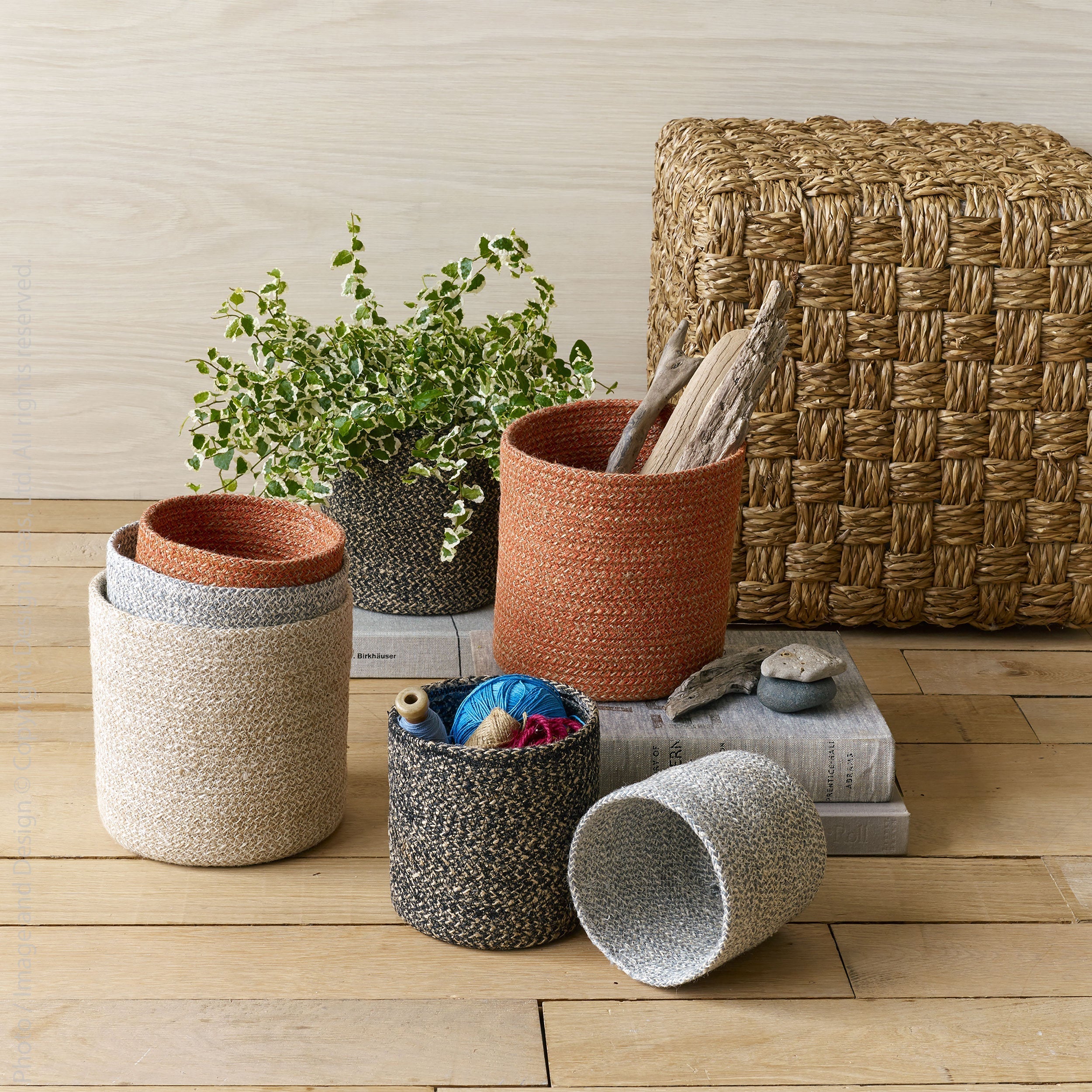 Melia™ baskets (set of 4) - Black | Image 5 | Premium Basket from the Melia collection | made with Jute for long lasting use | texxture