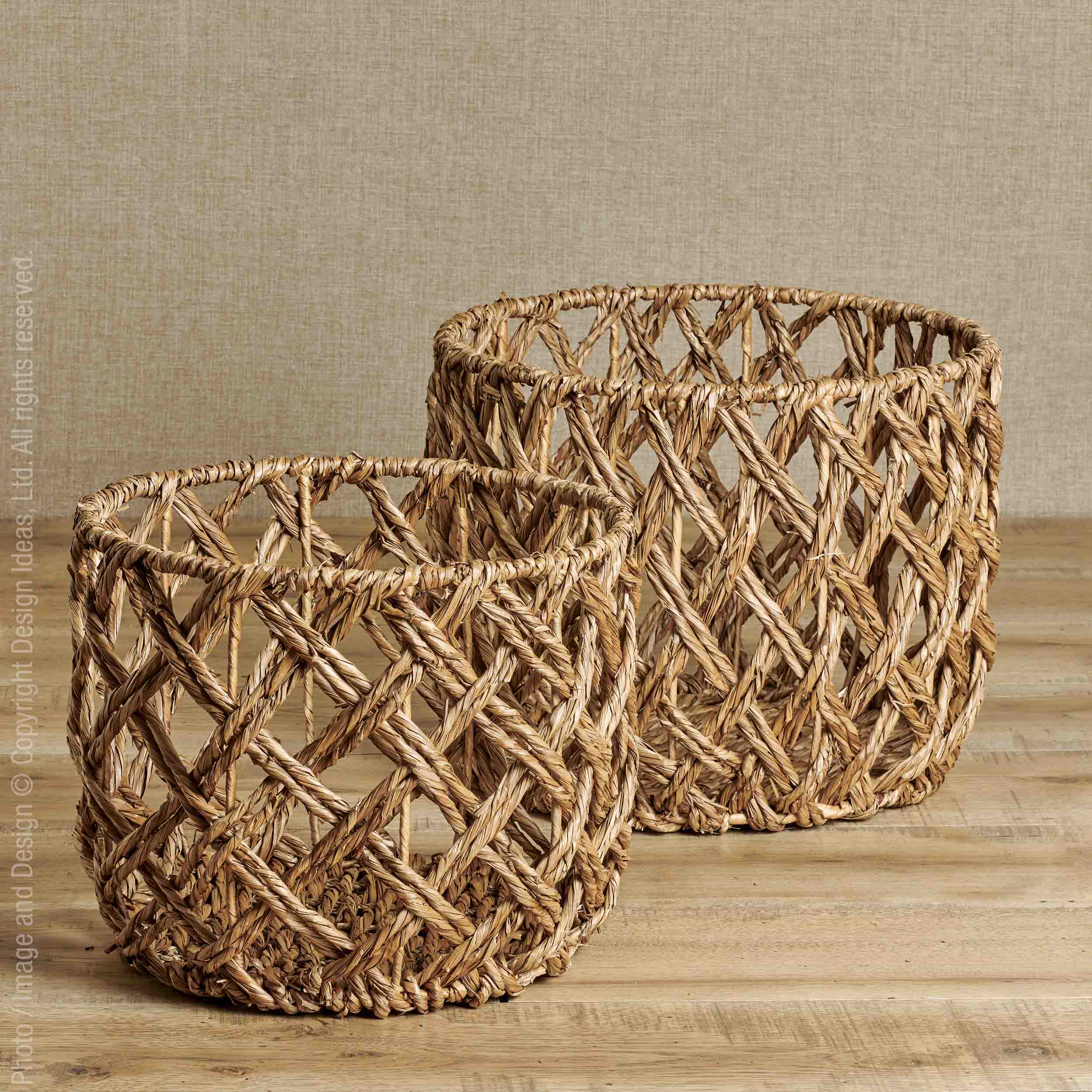 Vasate™ baskets - Natural | Image 1 | Premium Basket from the Vasate collection | made with Water Hyacinth Twine for long lasting use | texxture