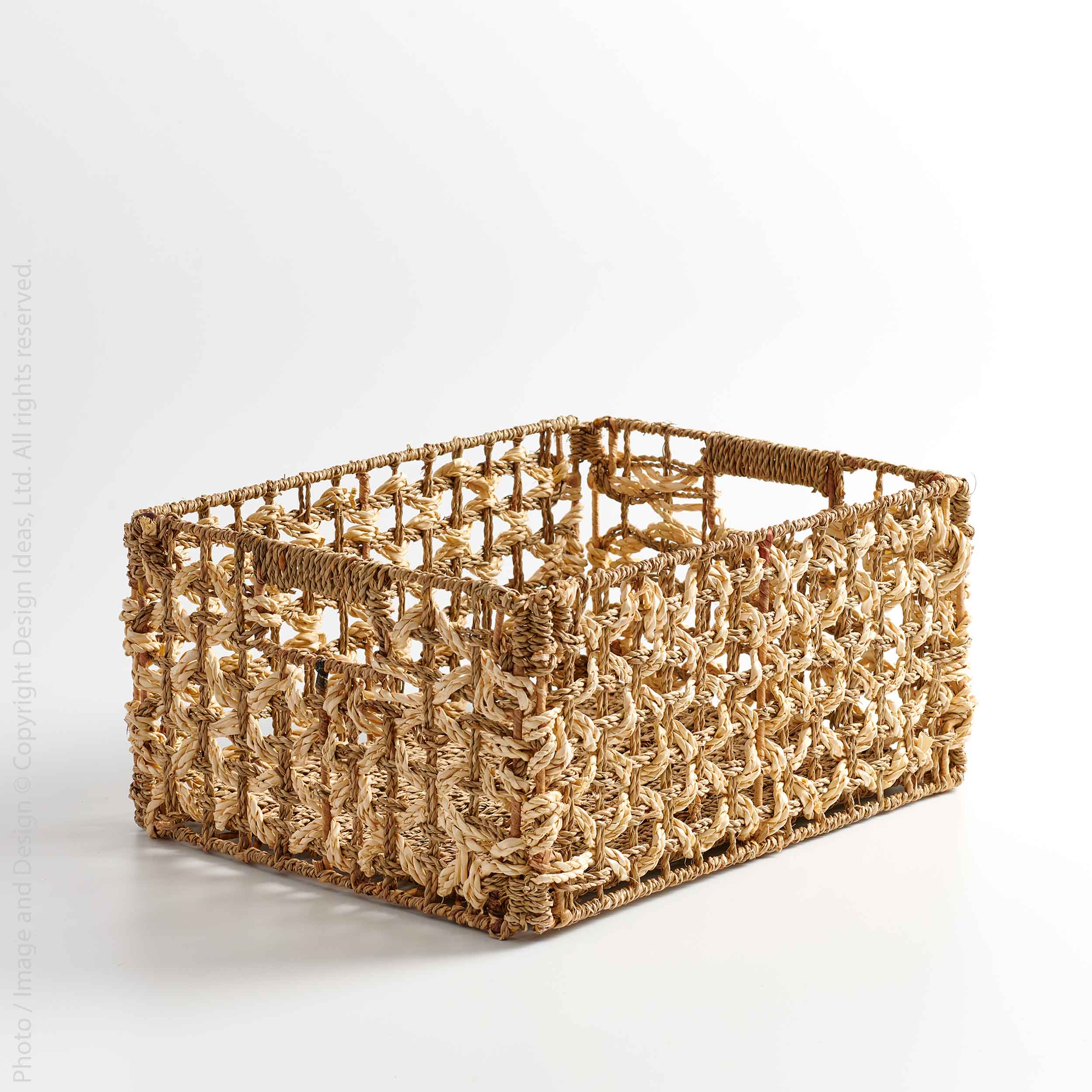 Mensch™ Large Hand Woven Palm and Seagrass Basket (11.8 x 15.7 x 7.9 in)
