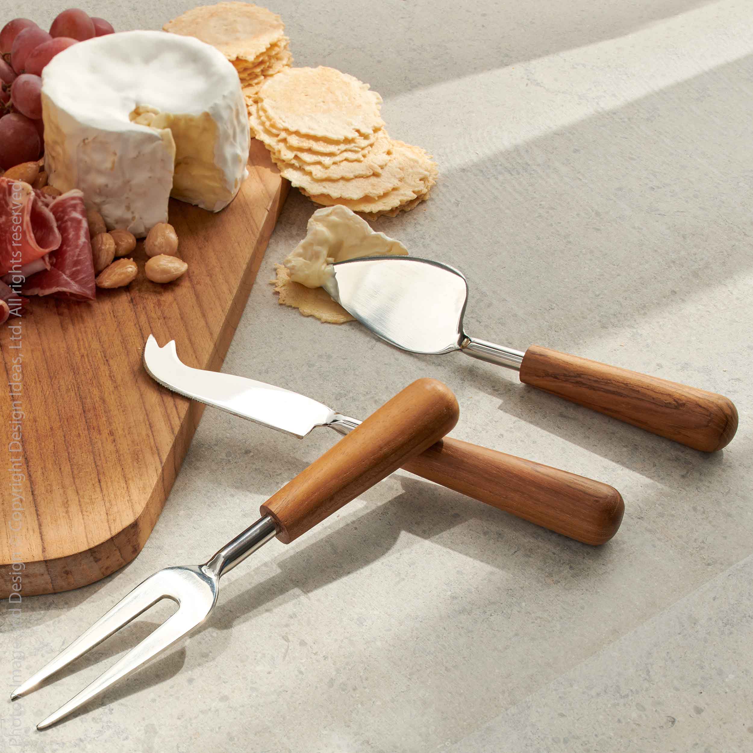 Fulton™ Handmade Stainless Steel and Acacia Wood Cheese Knives (set of 3) - (colors: Natural) | Premium Utensils from the Fulton™ collection | made with Stainless Steel and Acacia Wood for long lasting use