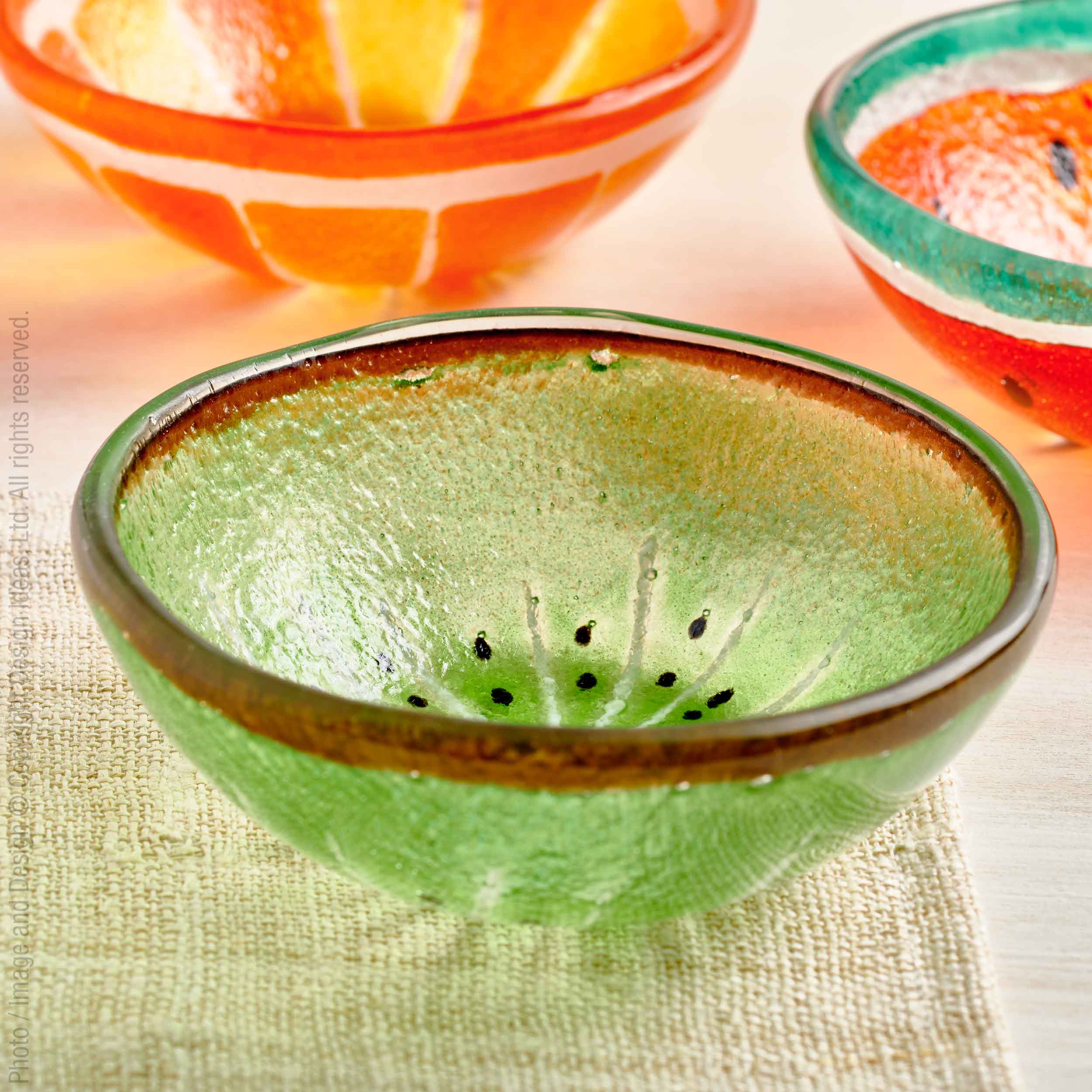 Papeete™ bowl - Green | Image 1 | Premium Bowl from the Papeete collection | made with Glass for long lasting use | texxture