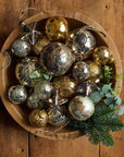 Auban™ ornaments, 3in, set of 4 - Golden | Image 2 | Premium Ornaments from the Auban collection | made with Glass for long lasting use | texxture